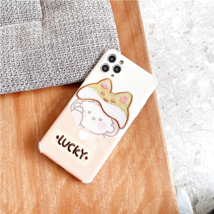Ốp lưng iphone Happy Couple thêu viền chống va đập 5/5s/6/6plus/6s/6splus/7/7plus/8/8plus/x/xs/11/12/pro/max/plus/promax | BigBuy360 - bigbuy360.vn