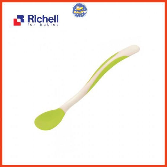 Thìa mềm Richell - màu xanh lá