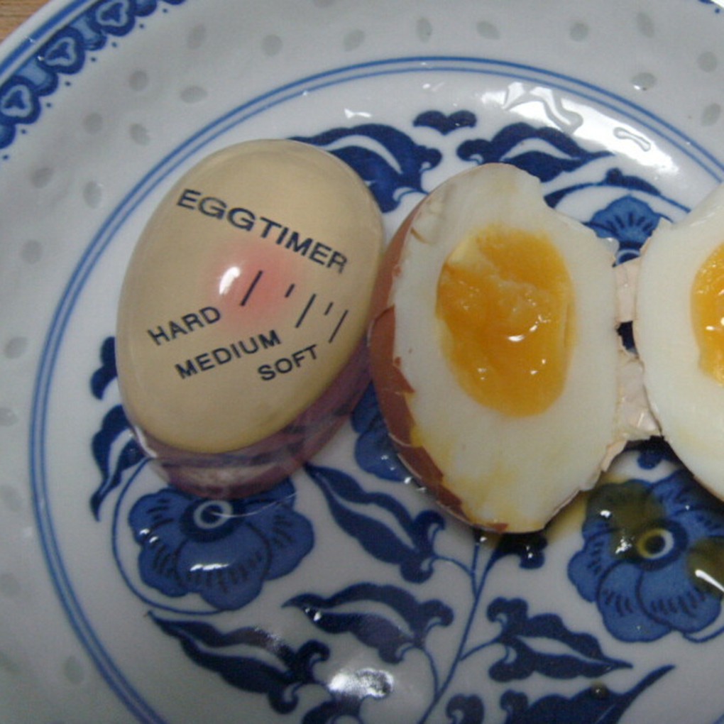 Đồng hồ hẹn giờ luộc trứng thay đổi màu sắc theo nhiệt độ độc đáo tiện dụng