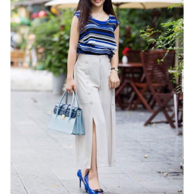 Quần nữ ống rộng xẻ tà phối nút