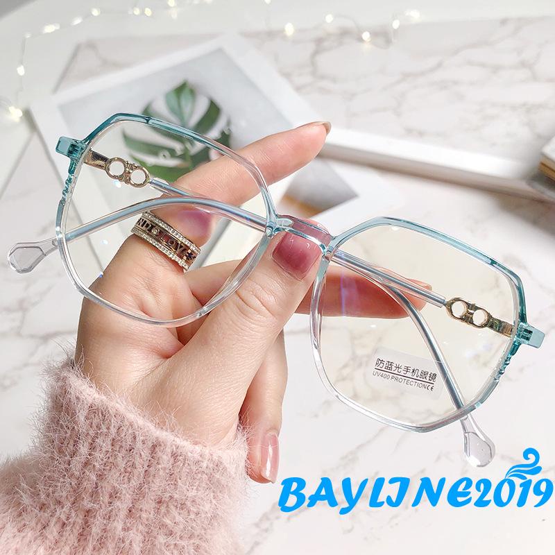 Kính trong suốt thời trang phụ nữ