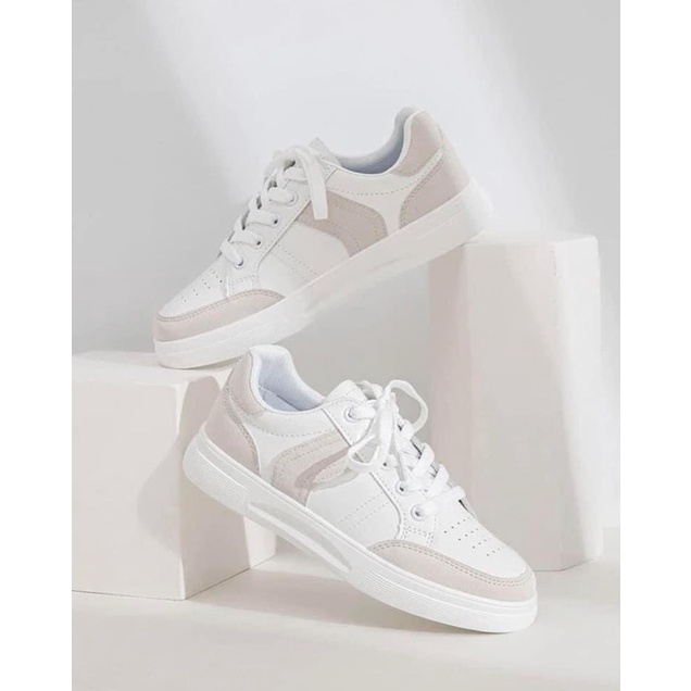 GIÀY THỂ THAO NỮ HOT TREND 2022