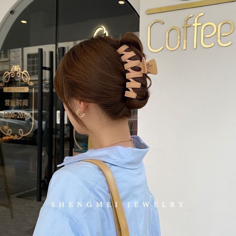 Kẹp tóc lò xo chữ M đan chéo màu thời trang nữ tính K127