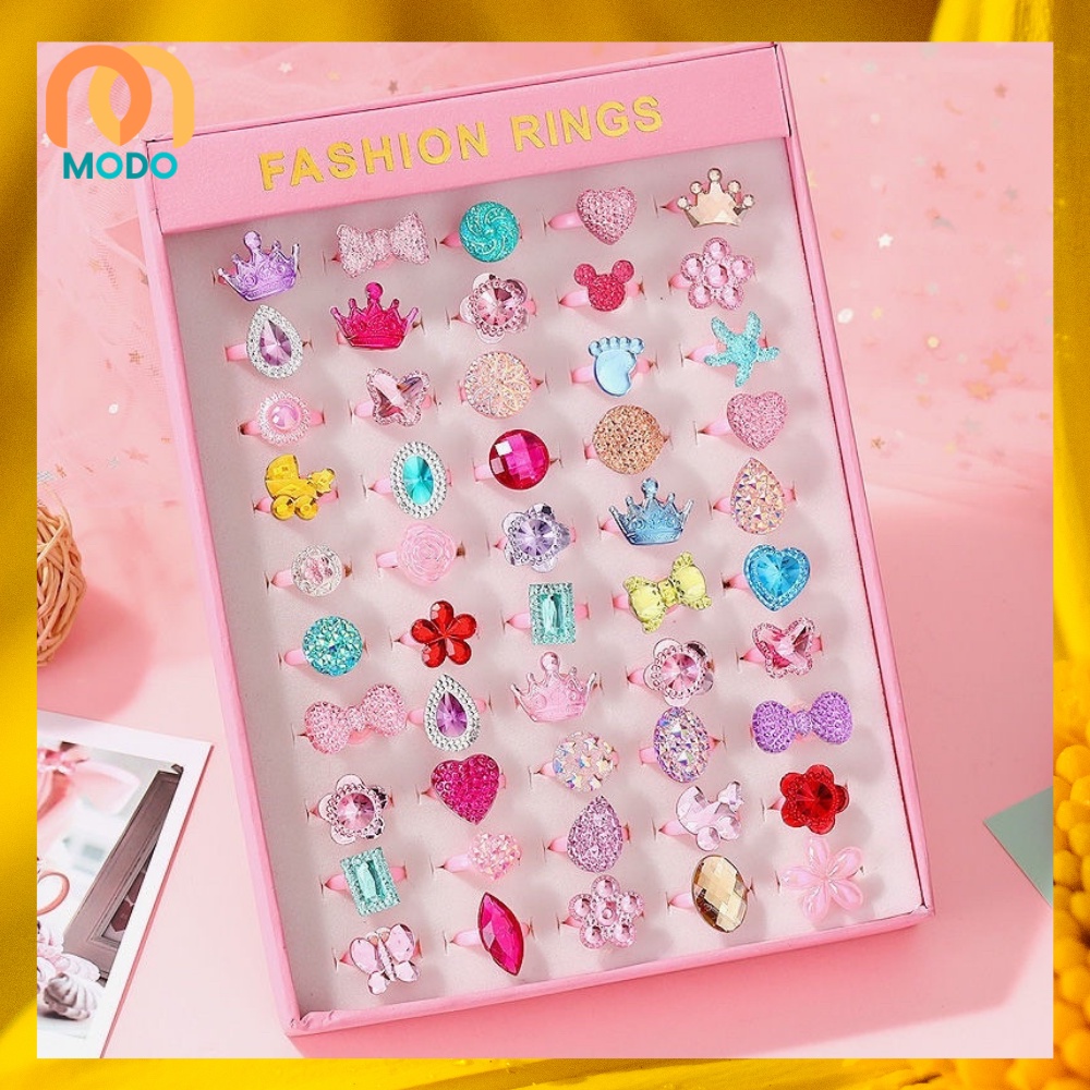 Hộp 50 chiếc nhẫn đeo tay tuyệt đẹp cho bé gái từ 2-10 tuổi. Set nhẫn trang sức trẻ em siêu đẹp