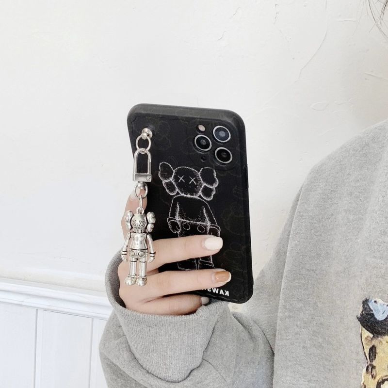 Ốp điện thoại hoạt hình KAWS bảo vệ toàn diện camera cho iphone 12pro max 12mini 11Pro Max XS Max XR SE 2020 7 8 Plus | BigBuy360 - bigbuy360.vn