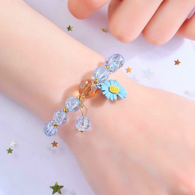 Vòng tay xỏ hạt pha lê tự nhiên mặt hình xinh xắn