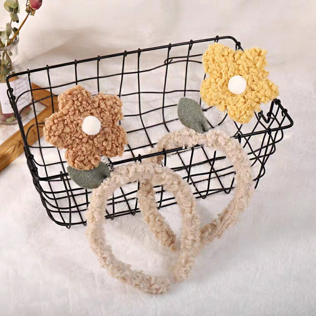 Cài tóc hoa mai cho bạn gái xinh hot trend- Hoa thứ 2