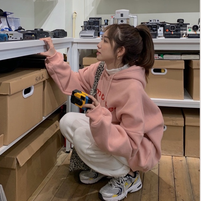 Áo hoodie mỏng tay dài dáng rộng màu hồng phong cách Hàn Quốc cho nữ | BigBuy360 - bigbuy360.vn