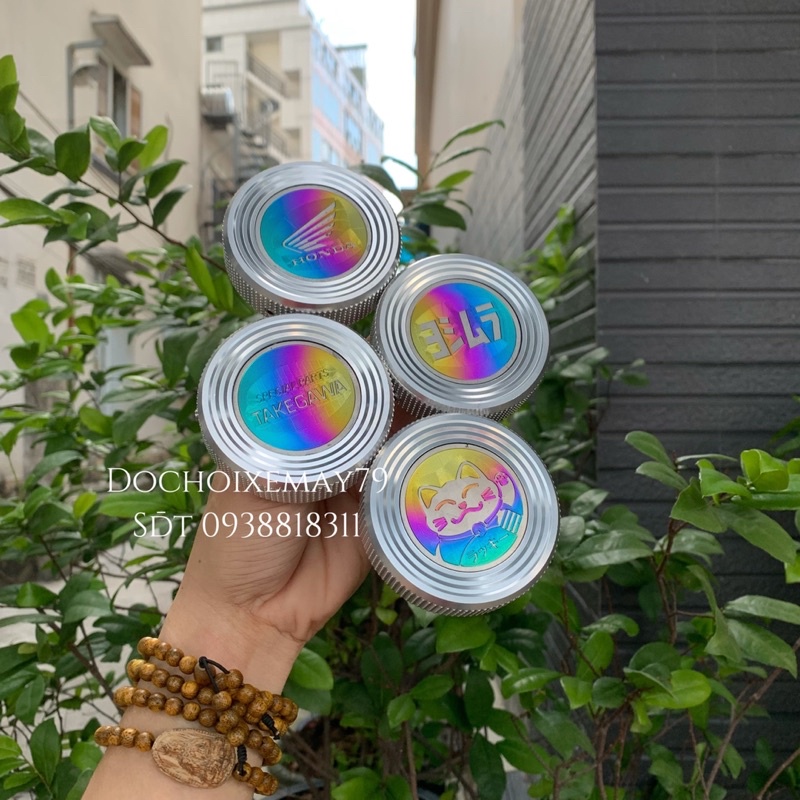 Chụp nắp xăng nhôm CNC kèm logo titan gắn mọi loại xe