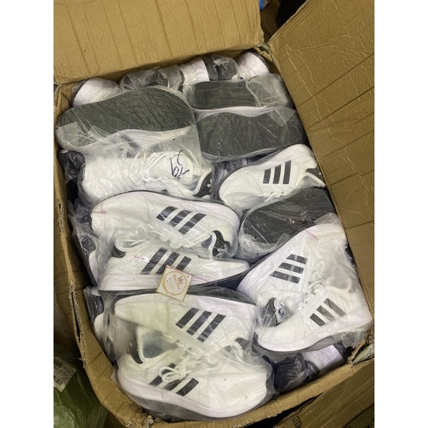 GIÀY SNEAKER XPLR TRẮNG SỌC ĐEN