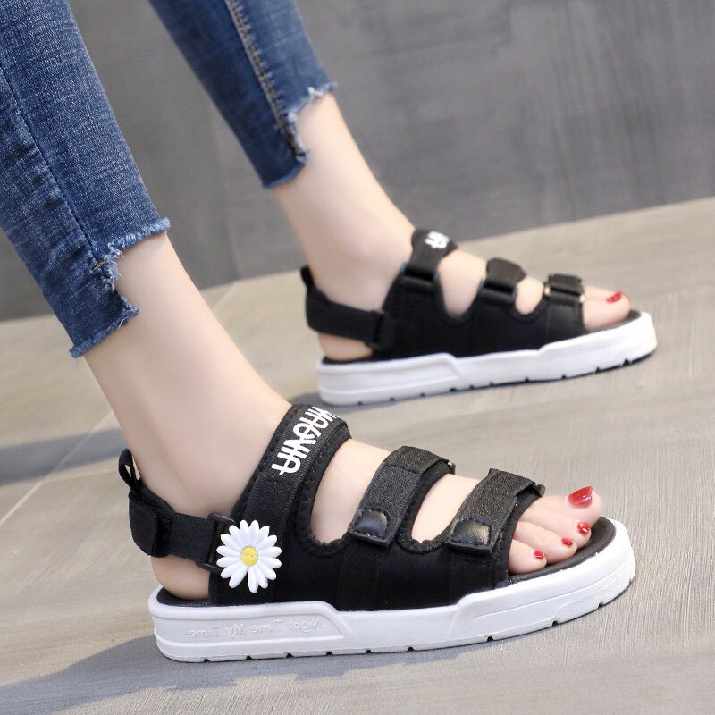 [Mã 44FASHIONSALE1 giảm 10k đơn từ 50k] (VIDEO) Sandal nữ học sinh 3 quai chữ kẻ trắng gắn cúc 1 BÔNG