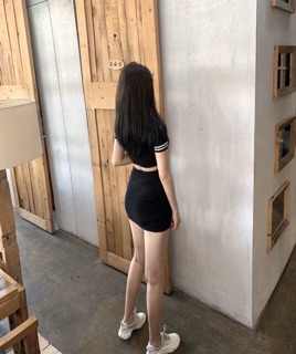 SET ÁO CROP CỔ BẺ KÈM CHÂN VÁY