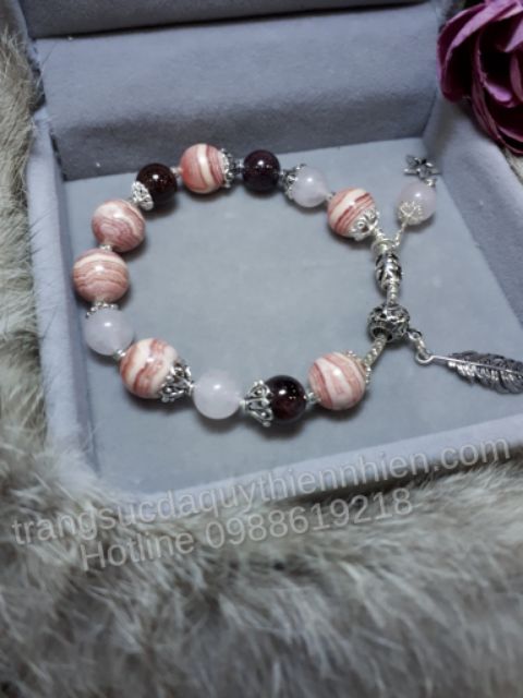 Chuỗi tay đá Đào hoa Rhodochrosite, Thạch anh hồng và đá Garnet thiên nhiên + Charm bạc cao cấp