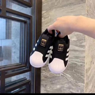 Giày addidas cho bé