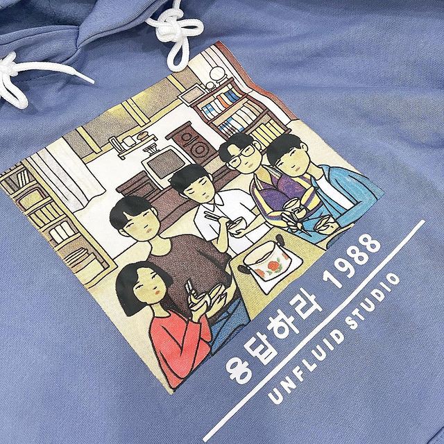 Áo khoác tay dài chữ studio | BigBuy360 - bigbuy360.vn