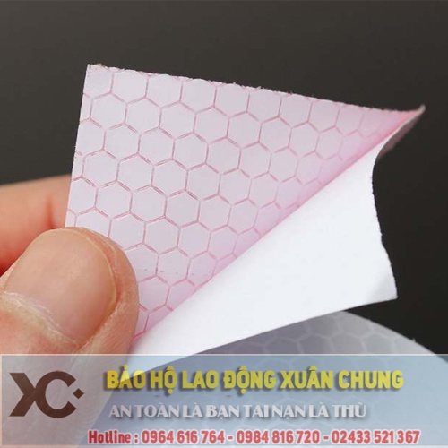 Cuộn phản quang , decan phản quang bản rộng 5cm có mũi tên chỉ hướng cảnh báo