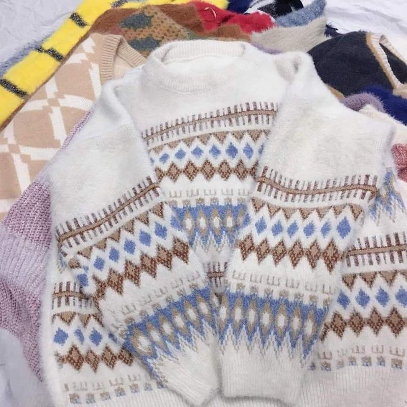 Áo len của nữ