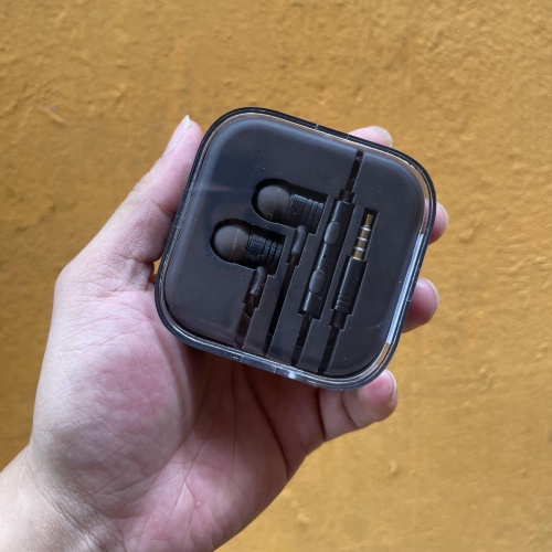 Tai nghe Xiaomi chất âm hay dây bọc vải dù thời trang