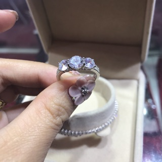 Nhẫn 3 hàng đá