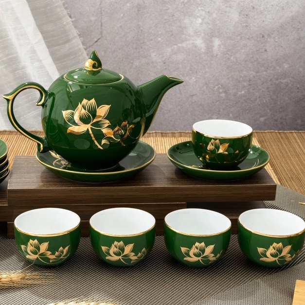 Bộ ấm trà men ngọc lục bảo vẽ hoa sen vàng kim 18k