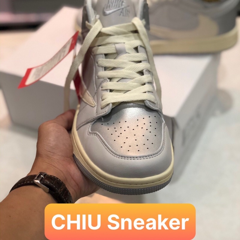 [ CHIU Sneaker 1 ] Giày thể thao Jordan cổ cao bạc travits phiên bản độc lạ hiếm da thật