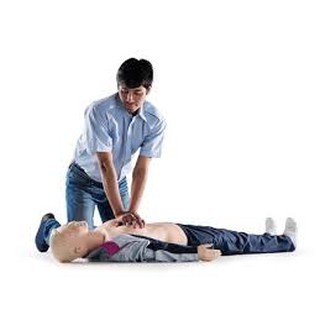 Hình nộm ép tim thổi ngạt sơ cấp cứu