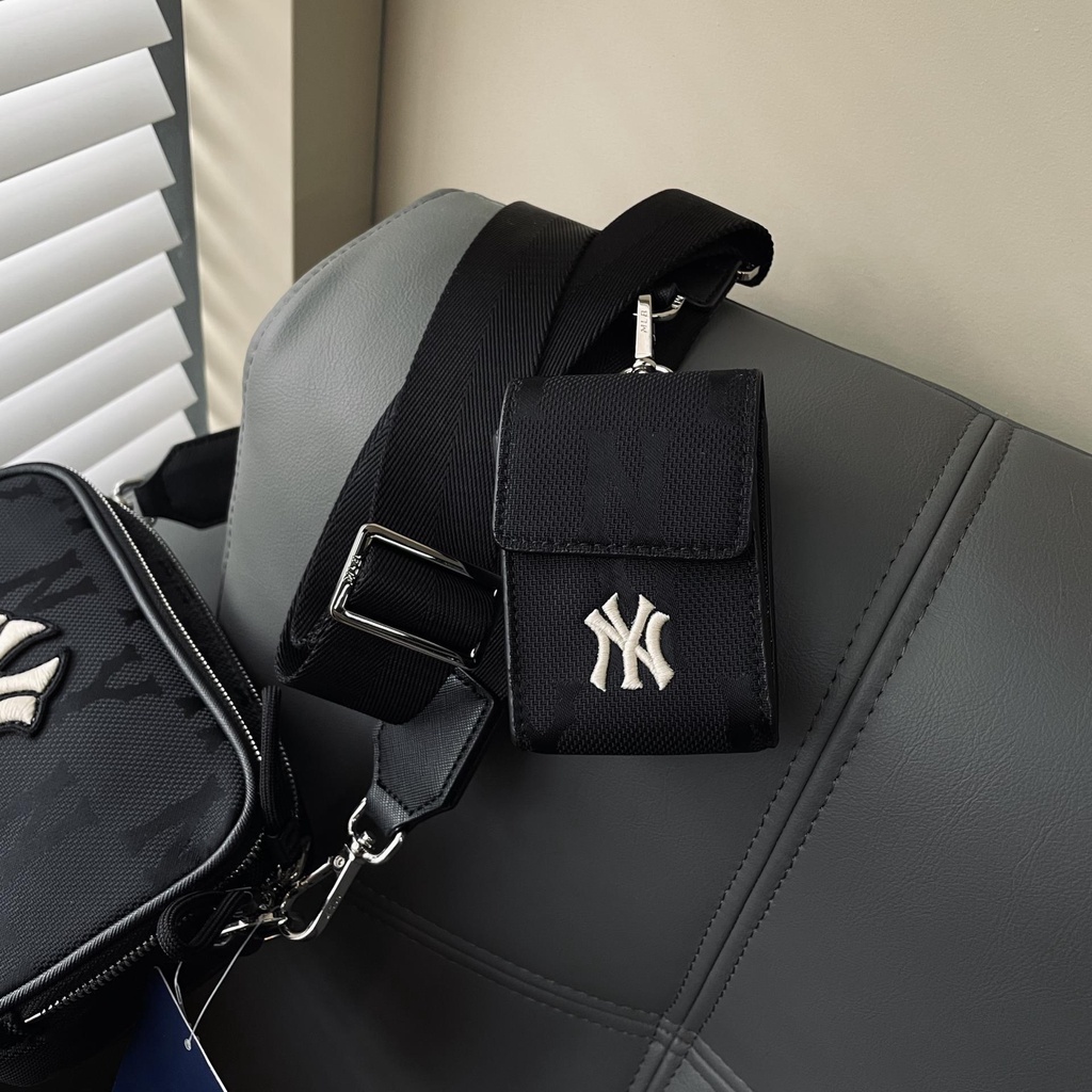 ✅  Túi MLB Monogram Nylon Jacquard Mini Crossbody Bag New York Yankees Black