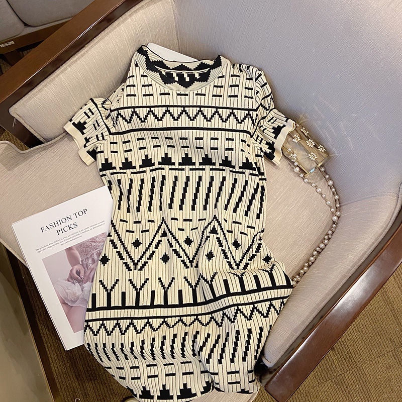 Đầm Dệt Kim Mỏng Họa Tiết Hình Học Cổ Điển Chất Lượng Cao