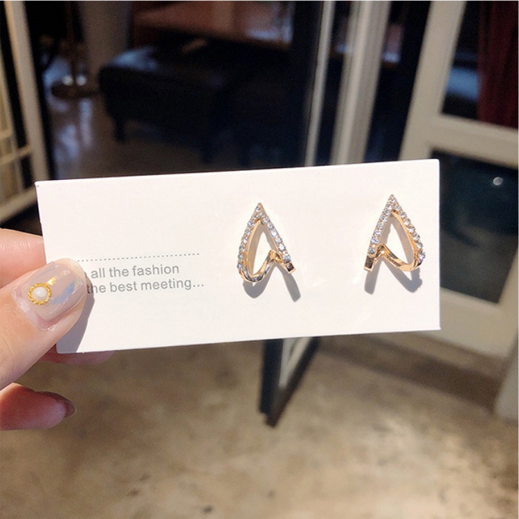 Bông Tai Tam Giác Đính Kim Cương Lấp Lánh