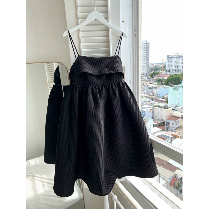 Đầm tiểu thư hai dây nơ lưng chất gấm xốp xinh xắn