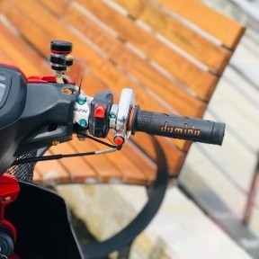 Cùm tăng tốc UMA racing cho các dòng xe