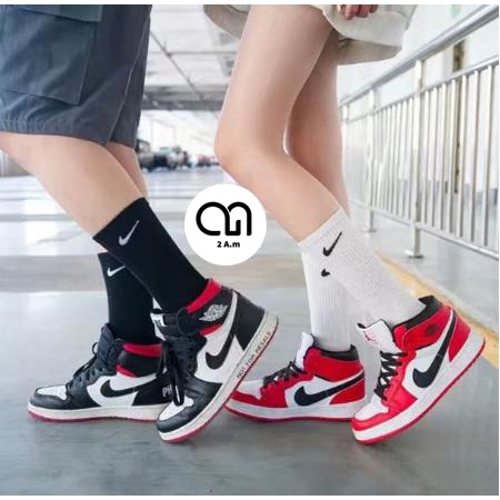 Tất Vớ Nike Cao Nam Nữ Trắng Đen Thời Trang Vải Dệt Kim