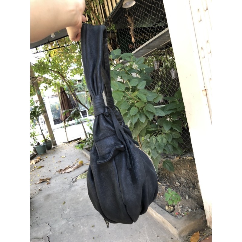 Túi/giỏ xách si/seconhand, túi đeo vai màu đen