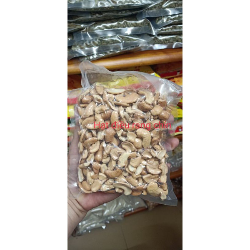 Hạt điều rang chín 200 g .