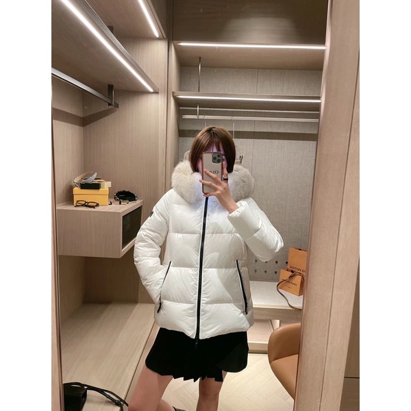 Áo khoác phao mũ lông cho nữ thương hiệu Prada cao cấp