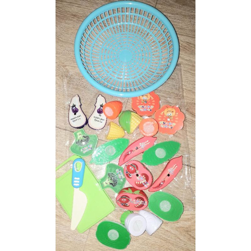 Sét đồ chơi cắt trái cây nam châm bằng nhựa do Việt Nam sản xuất