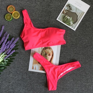 Bikini lệch vai sexy