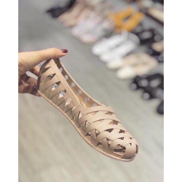 Bệt nhựa đan đi mưa thoải mái