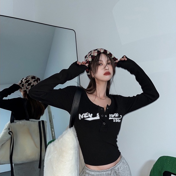 Áo dệt kim tay dài dáng ôm ngắn phong cách Mỹ cổ điển quyến rũ thời trang mùa thu 2022 cho nữ