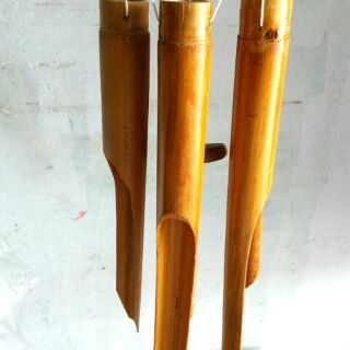 Chuông gió tre