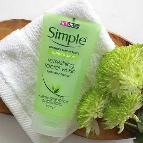 Sữa Rửa Mặt Simple Gel Kind To Skin Refreshing Facial Wash Gel 150ml