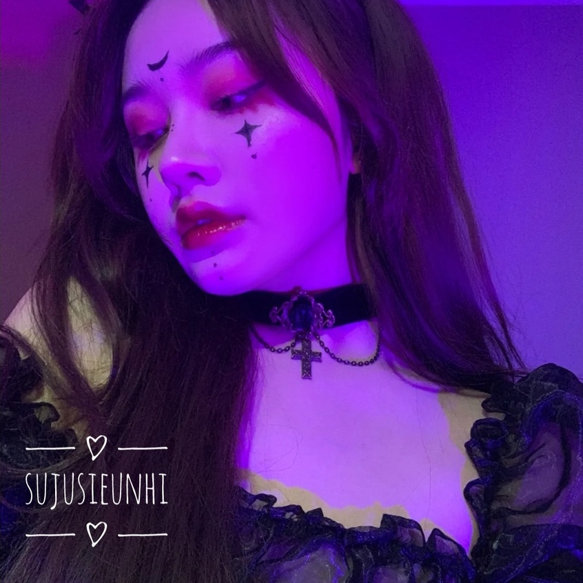 Vòng cổ choker hoa hồng vải nhung mặt chữ thập kèm chain phong cách gothic