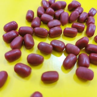 Charm đậu đỏ bằng nhựa pvc