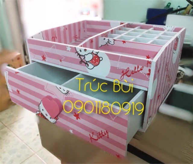 Kệ Đựng Mỹ Phẩm 1 ngăn kitti núm tim 25cm chất lượng