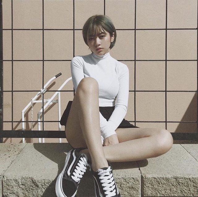 CROPTOP CỔ LỌ TAY DÀI | BigBuy360 - bigbuy360.vn