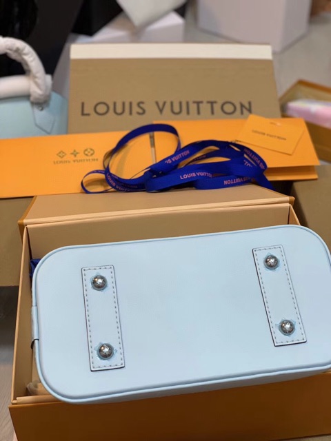 𝐓𝐮́𝐢 𝐋𝐯 𝐡𝐞̂́𝐧 𝐬𝐢𝐞̂𝐮 𝐜𝐚̂́𝐩