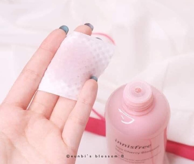 Nước Hoa Hồng Dưỡng Sáng Da Innisfree Jeju Cherry Blossom Skin Toner