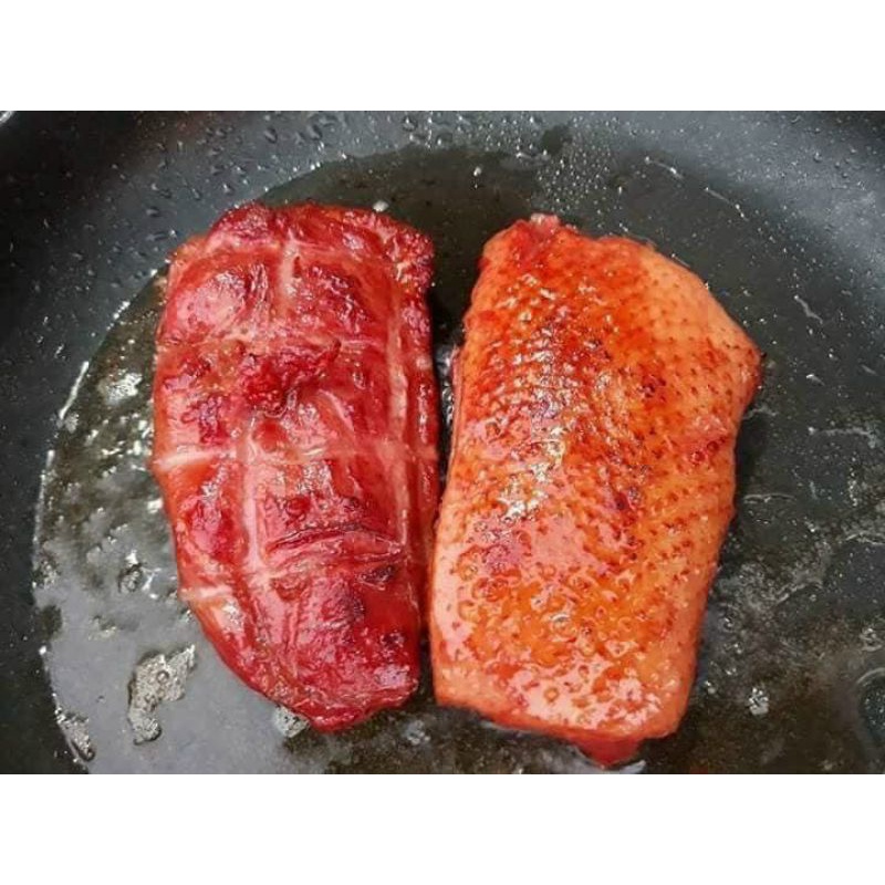 Lườn ngỗng hun khói. 1 miếng