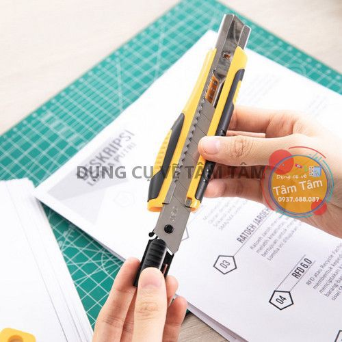 [ TÂM TÂM ]-Dao rọc giấy Deli, cao su mềm kèm hộp lưỡi dao
