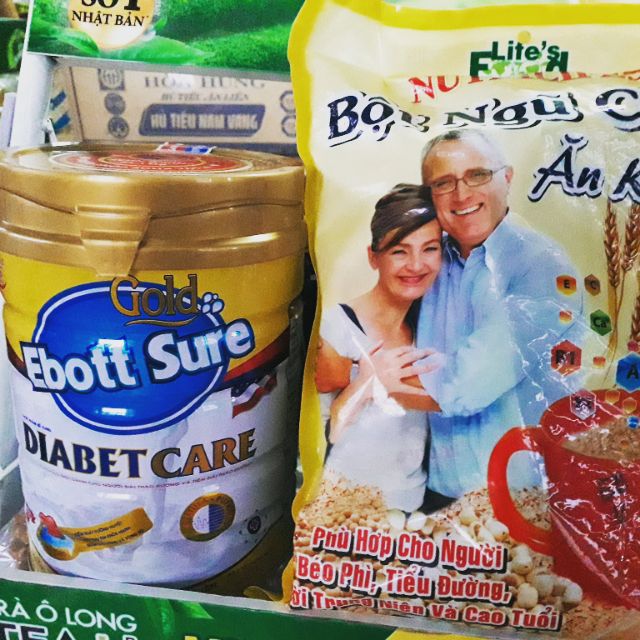 COMBO SẢN PHẨM DÀNH CHO NGƯỜI TIỂU ĐƯỜNG: 1 lon sữa DIABET CARE 900gram và 1 gói Bột ngũ cốc ăn kiêng NUTRILIFE